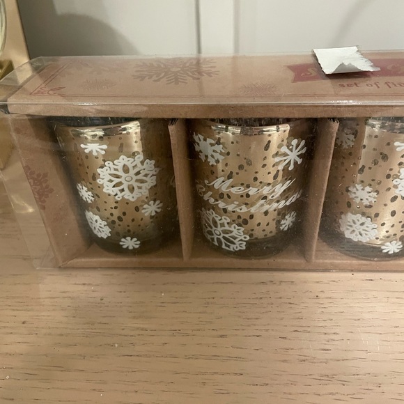 Snowflake Christmas Votive Candle Set - Gold and Silver - Picture 2 of 3